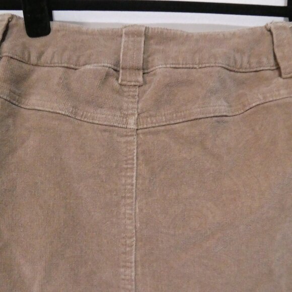 PC PREMIERE COLLECTION | size 6 | Classic Knee Length Corduroy Skirt With Slit - Picture 10 of 14
